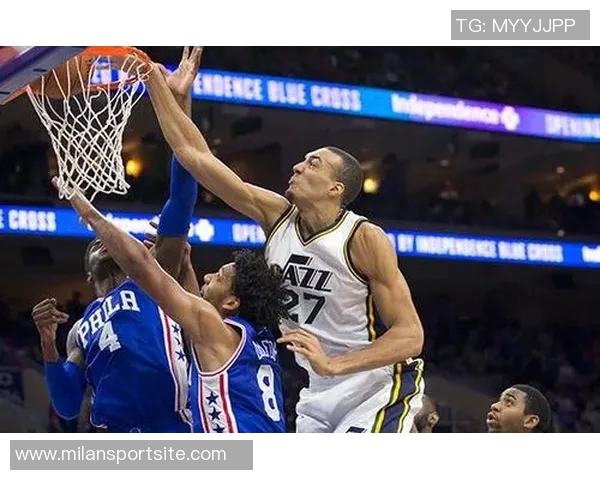 戈贝尔半场表现抢眼7投6中斩获12分7篮板1盖帽多次快攻扣篮展现实力 戈贝尔半场表现抢眼7投6中斩获12分7篮板1盖帽多次快攻扣篮展现实力