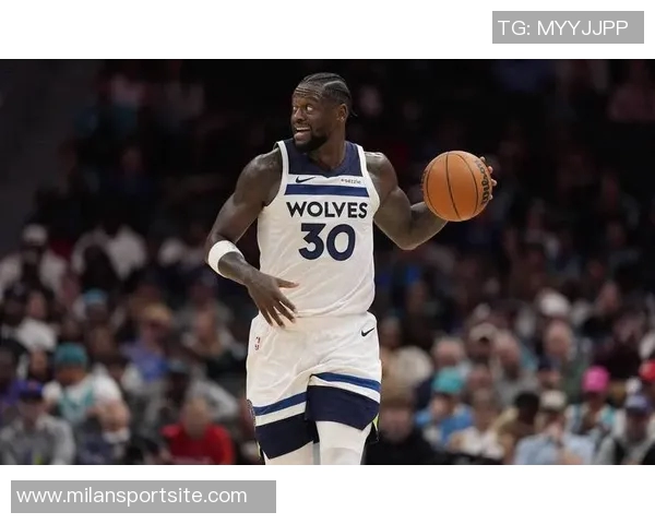 爱德华兹精准传球助攻戈贝尔轻松扣篮破包夹防守 爱德华兹精准传球助攻戈贝尔轻松扣篮破包夹防守